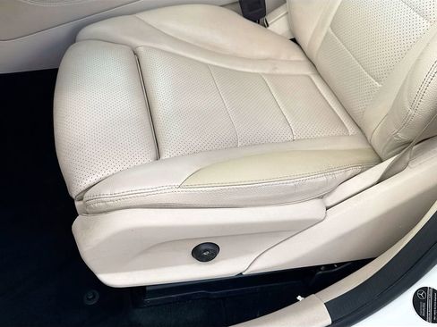 Used 2019 Mercedes-Benz GLC 300 GLC 300 w/ Premium Package image 19