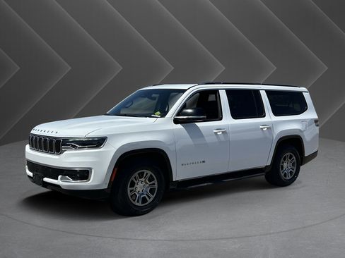Used 2024 Jeep Wagoneer L 4WD image 36