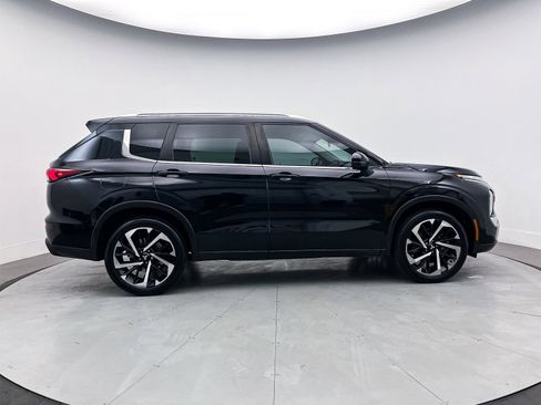 Used 2022 Mitsubishi Outlander ES image 37