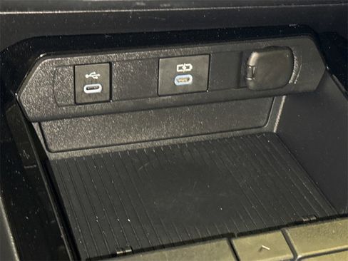 Used 2024 Toyota Prius XLE image 29