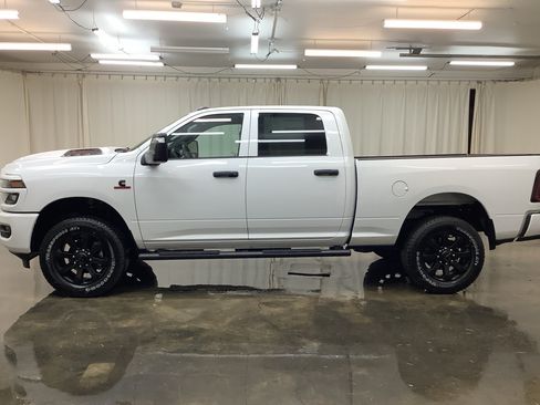 New 2026 RAM 2500 Tradesman AWD/4WD image 9
