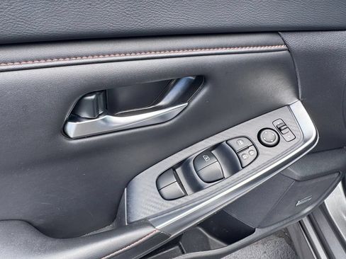Used 2023 Nissan Sentra SR w/ SR Premium Package FWD image 26