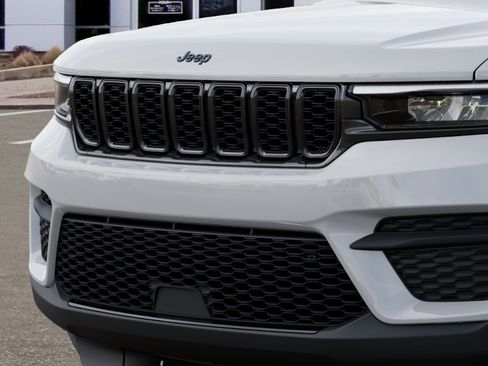 New 2025 Jeep Grand Cherokee Altitude AWD/4WD image 11