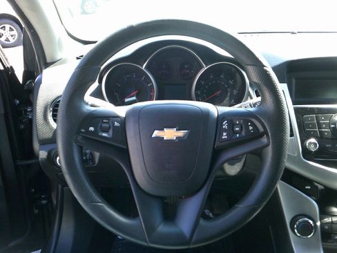 Used 2015 Chevrolet Cruze LT FWD image 17