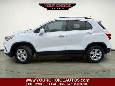 Used 2017 Chevrolet Trax LT w/ LT Convenience Package AWD/4WD image 2