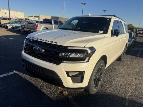 Certified 2024 Ford Expedition Max Limited image 3