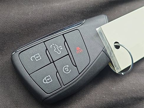 Used 2024 Chevrolet Silverado 2500 Custom w/ Custom Value Package image 35