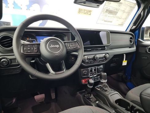 New 2025 Jeep Wrangler Rubicon w/ Xtreme 35 Tire Package image 18