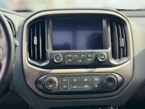 Used 2018 Chevrolet Colorado Z71 RWD image 25