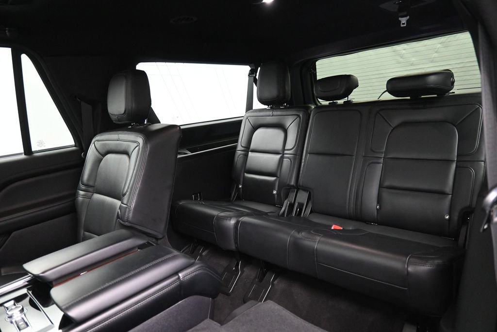 Used 2020 Lincoln Navigator L Reserve w/ Equipment Group 208A Reserve AWD/4WD image 25