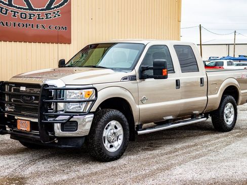 Used 2014 Ford F250 XLT w/ XLT Interior Package image 8