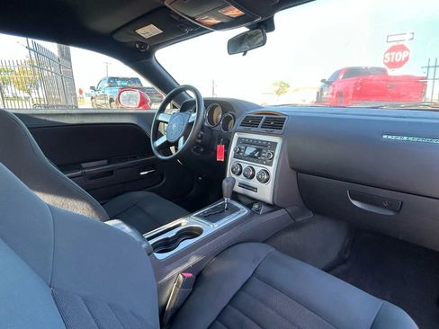 Used 2010 Dodge Challenger SE RWD image 12