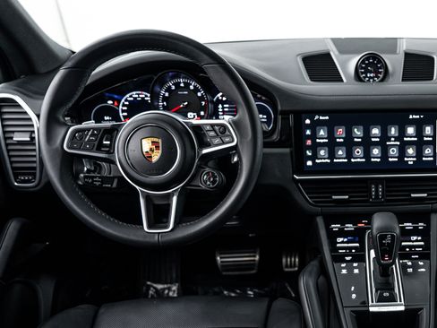 Certified 2022 Porsche Cayenne S image 13