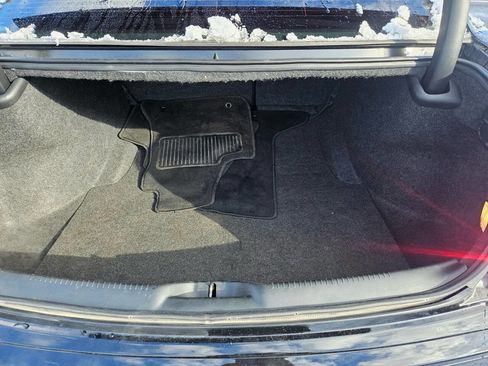 Used 2018 Chrysler 300 S w/ 300S Premium Group image 15