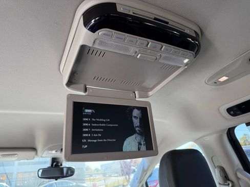 Used 2017 Chrysler Pacifica Touring-L image 18