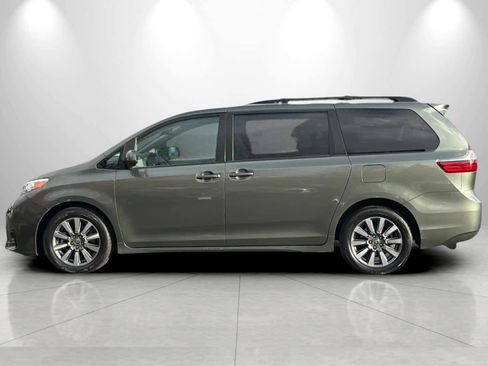 Used 2020 Toyota Sienna LE image 5