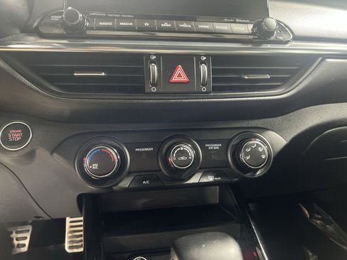 Used 2021 Kia Forte GT-Line image 35