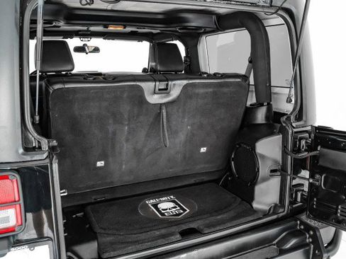 Used 2012 Jeep Wrangler Rubicon image 42