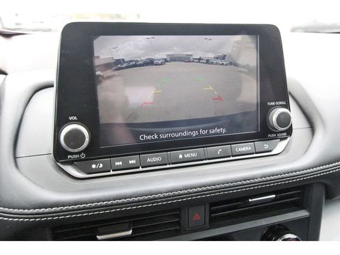 Used 2023 Nissan Rogue SV image 20