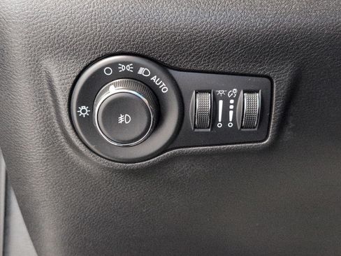 Used 2023 Jeep Compass Limited w/ Elite Group AWD/4WD image 10