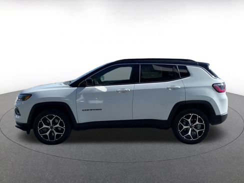 Used 2025 Jeep Compass Limited image 9