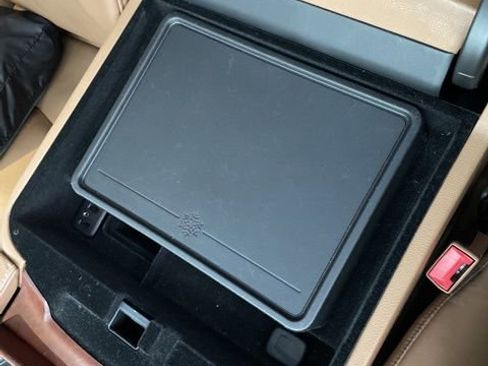 Used 2016 Cadillac Escalade Platinum image 28