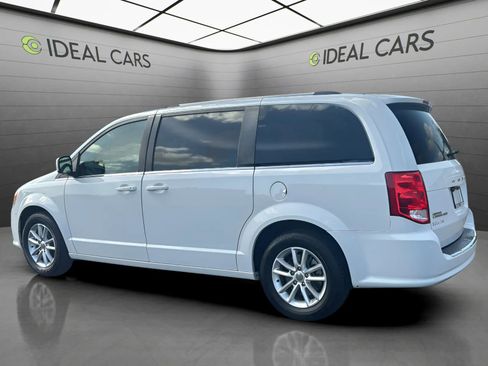 Used 2019 Dodge Grand Caravan SXT FWD image 3