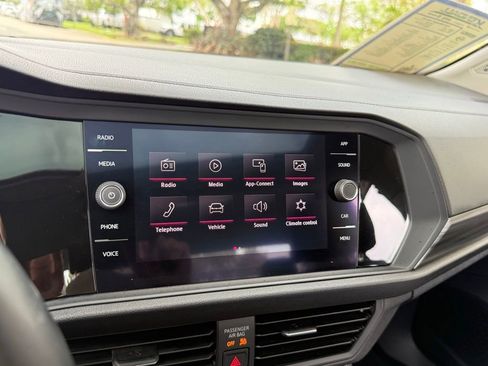 Used 2019 Volkswagen Jetta SEL w/ Cold Weather Package image 47