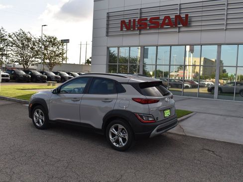 Used 2023 Hyundai Kona SEL w/ Winter Weather Package FWD image 6