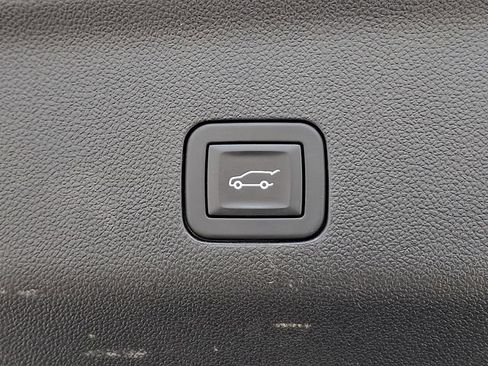 Used 2025 Chevrolet Tahoe LT AWD/4WD image 31