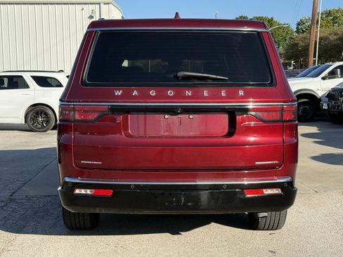 Used 2023 Jeep Wagoneer L Series II image 6