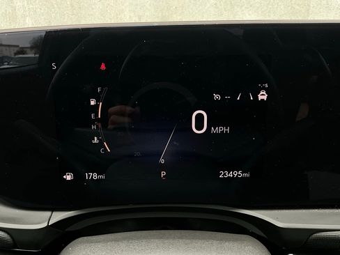 Used 2025 Buick Envista Sport Touring image 36