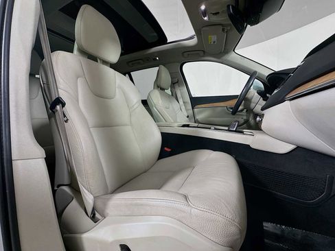 Certified 2021 Volvo XC90 T8 Inscription Expression w/ Advanced Package image 28