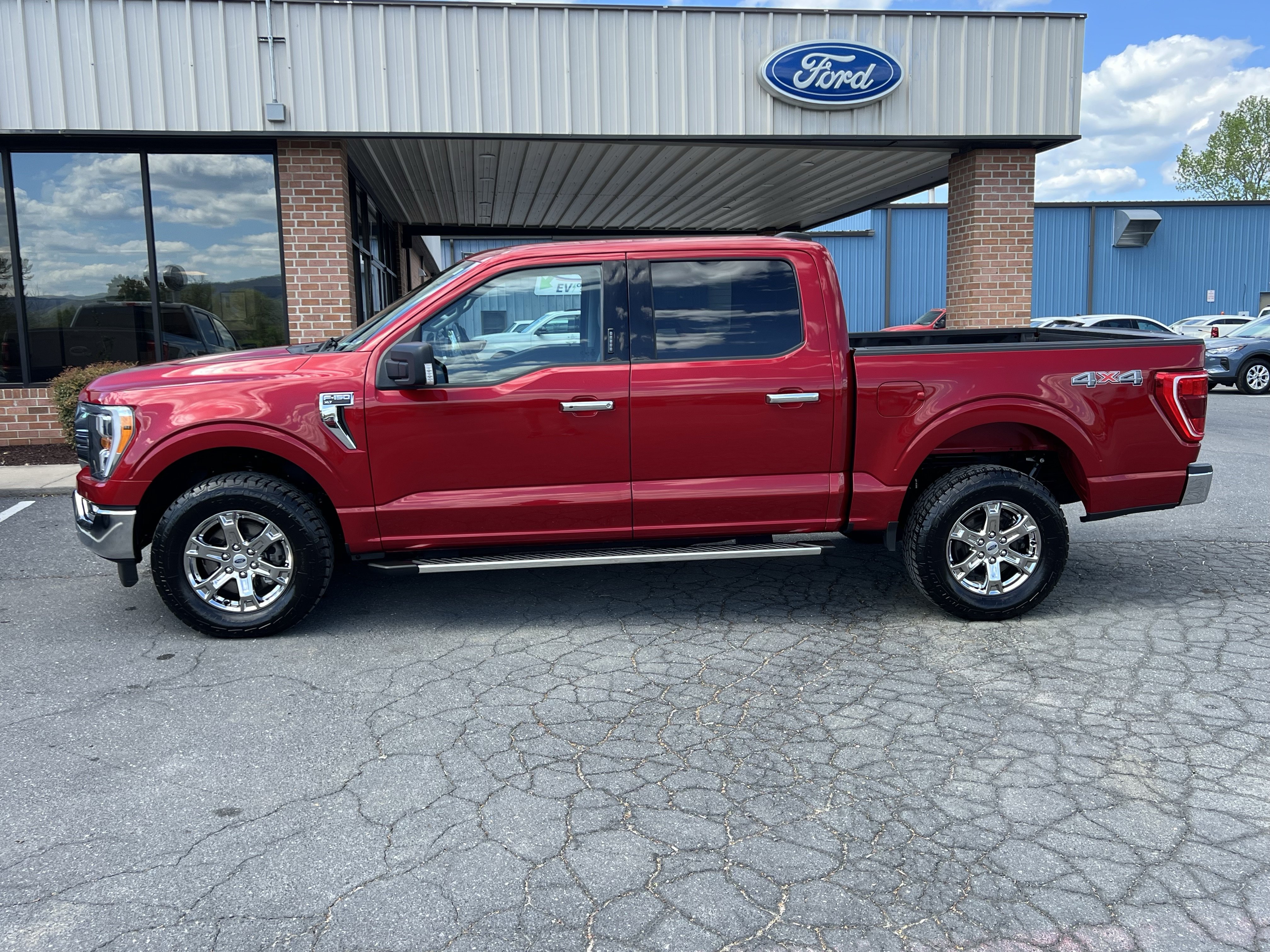 Used 2022 Ford F150 XLT w/ Equipment Group 302A High AWD/4WD image 1