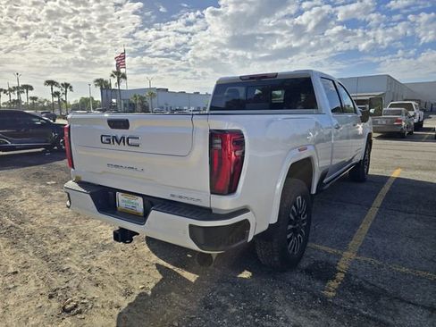 Used 2025 GMC Sierra 2500 Denali Ultimate image 3