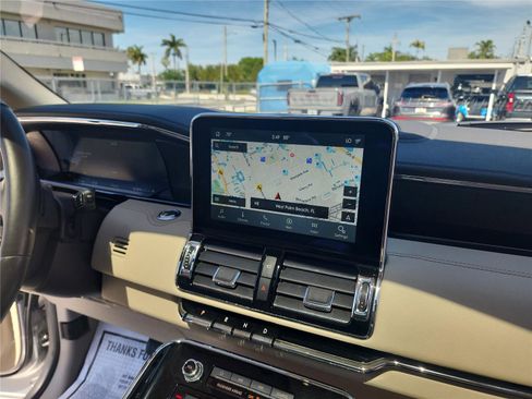 Certified 2020 Lincoln Navigator Reserve w/ Luxury Package RWD image 32