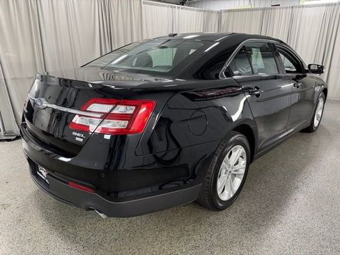 Used 2018 Ford Taurus SEL w/ Equipment Group 201A AWD/4WD image 4