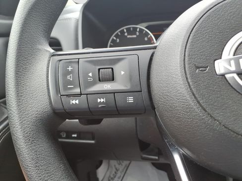 Used 2024 Nissan Rogue SV AWD/4WD image 23
