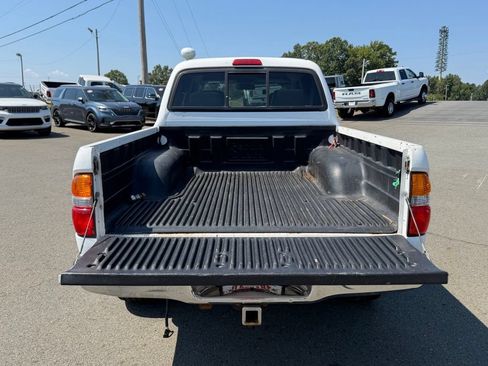 Used 2004 Toyota Tacoma 4x4 Double Cab w/ Convenience Pkg image 5