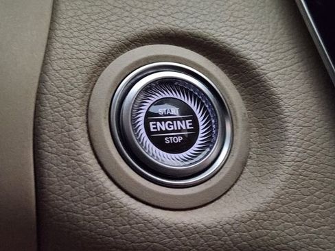 Used 2021 Mercedes-Benz C 300 Sedan image 21