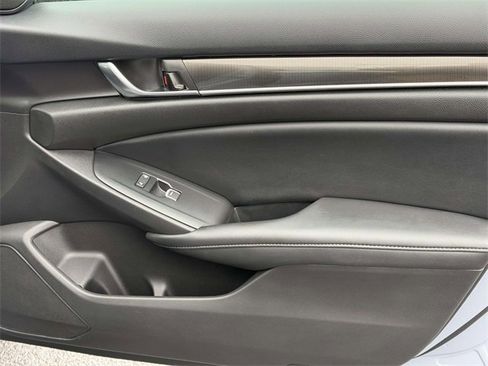 Used 2022 Honda Accord Sport image 6