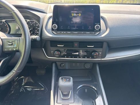 Used 2024 Nissan Rogue SV w/ SV Premium Package image 17