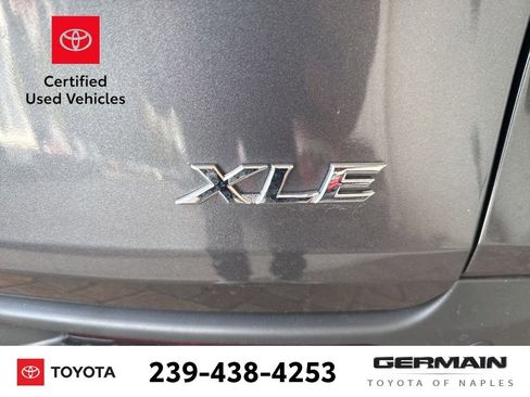 Used 2025 Toyota Sienna XLE image 5
