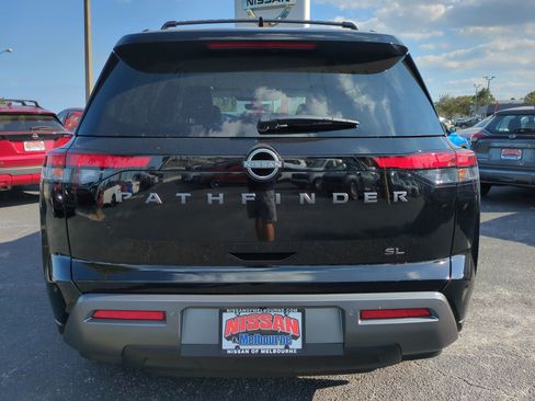 New 2026 Nissan Pathfinder SL FWD image 5