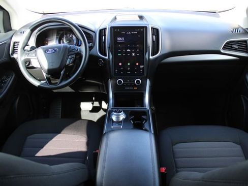 Used 2023 Ford Edge SE w/ Black Appearance Package image 14