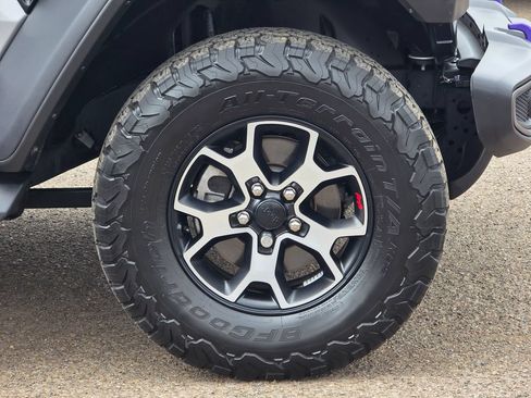 Used 2021 Jeep Wrangler Unlimited Rubicon AWD/4WD image 34