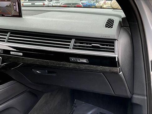 Used 2017 Audi Q7 3.0T Premium Plus w/ Premium Plus Package image 19