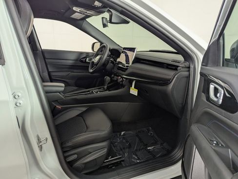 New 2026 Jeep Compass Latitude image 24