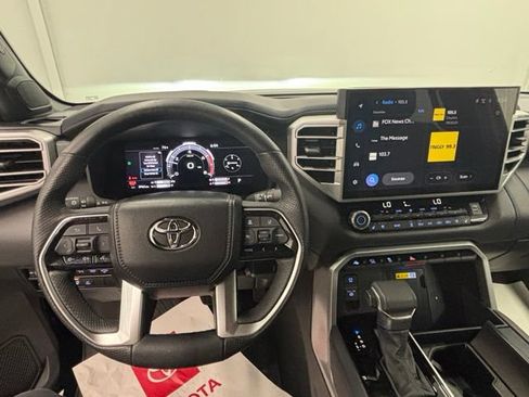 Used 2024 Toyota Tundra Platinum AWD/4WD image 22