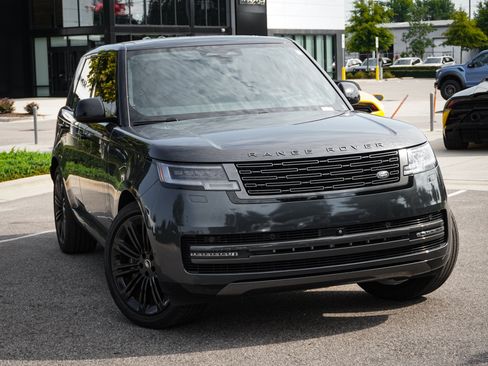 Used 2024 Land Rover Range Rover Autobiography AWD/4WD image 2